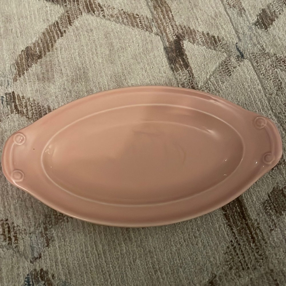 Let’s get ready for Easter!! Lu-Ray pastels gravy boat stand